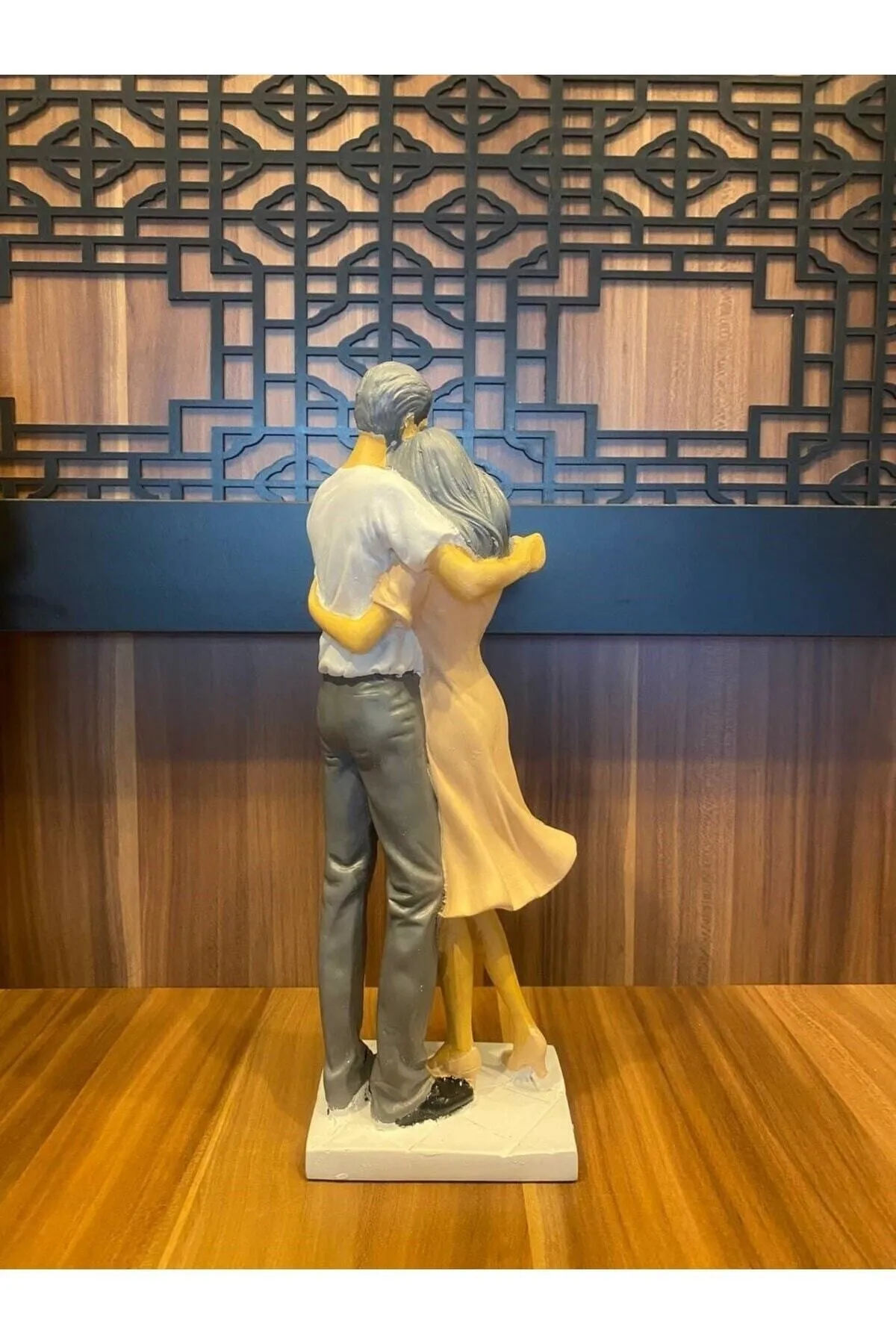 MYK HEDİYE VE SANAT ATÖLYESİ Sevgili Aşıklar Sarılmış Biblo Büyük Boy 42 cm görsel 2