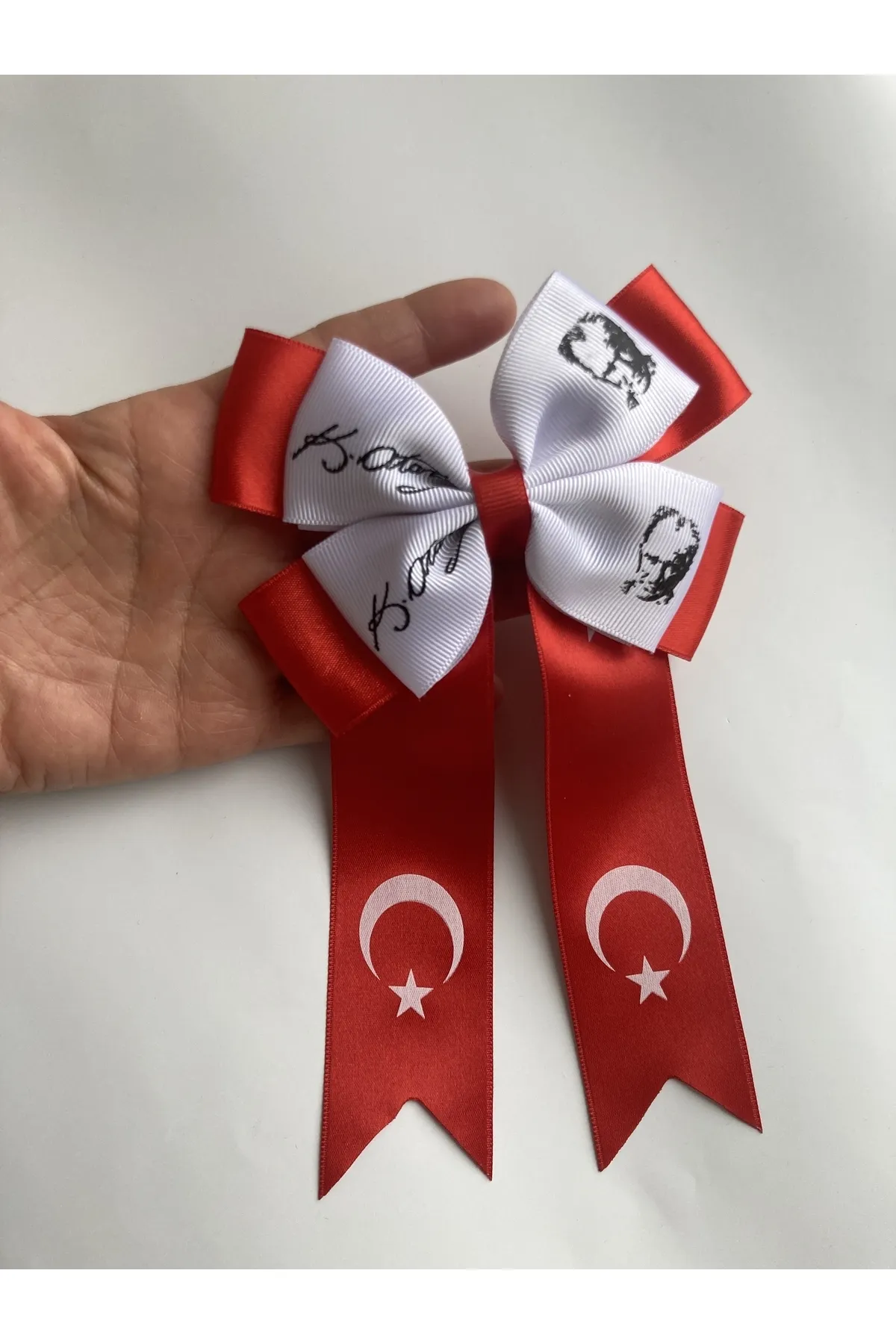SavBrand El Yapımı Atatürk Imza Baskılı Kırmızı Beyaz Tüylü 29 Ekim 10 Kasım Klips Toka