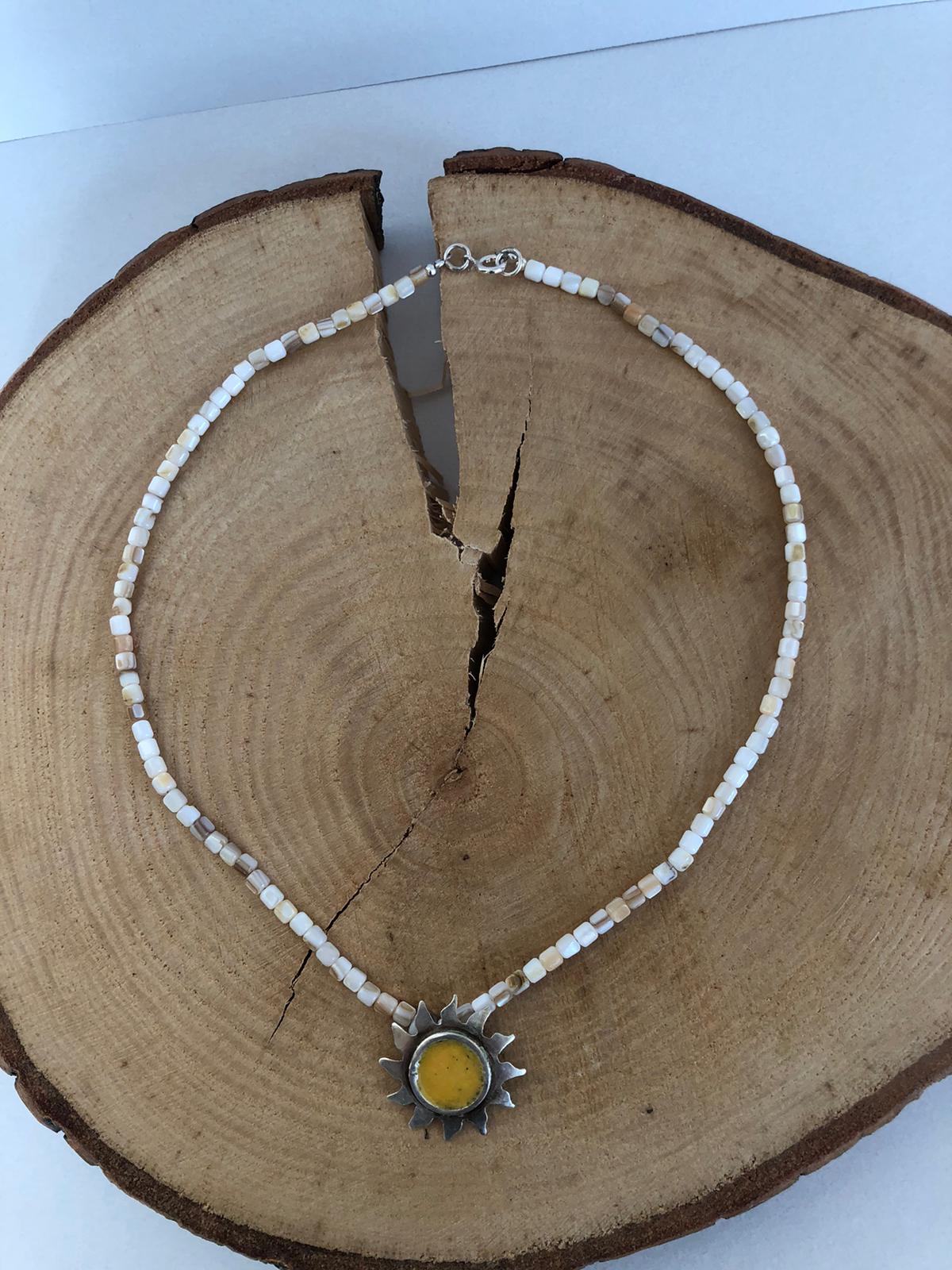 Opal Silver El Yapımı İçi Mineli Gümüş Çalışması Sedef Kolye görsel 2