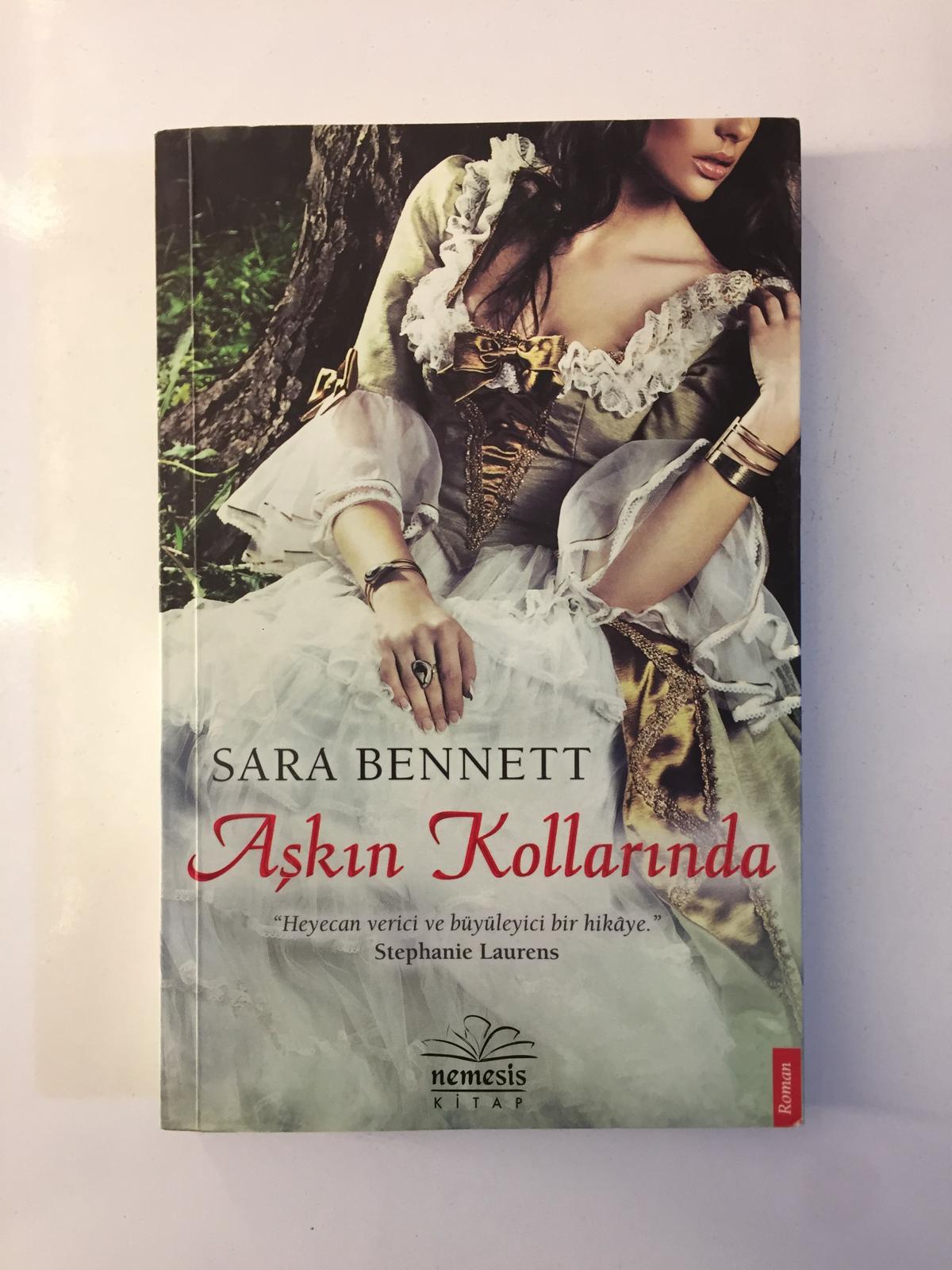 Aşkın Kollarında - Sara Bennett