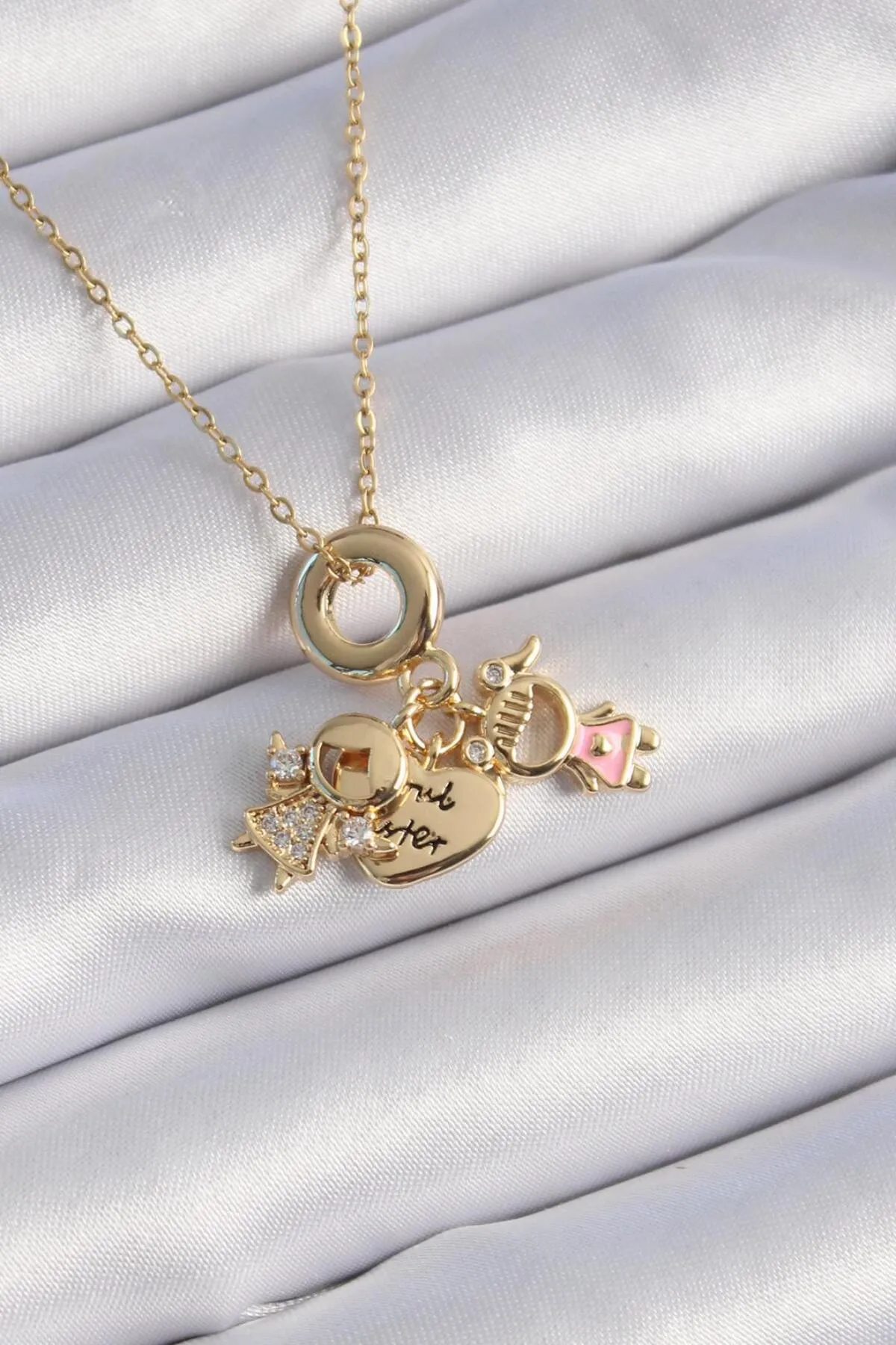 BUTİK AYVİTRİN 316L Çelik Gold Renk Zirkon Taş Detay Çocuk Figür Charm Model Kadın Kolye görsel 2