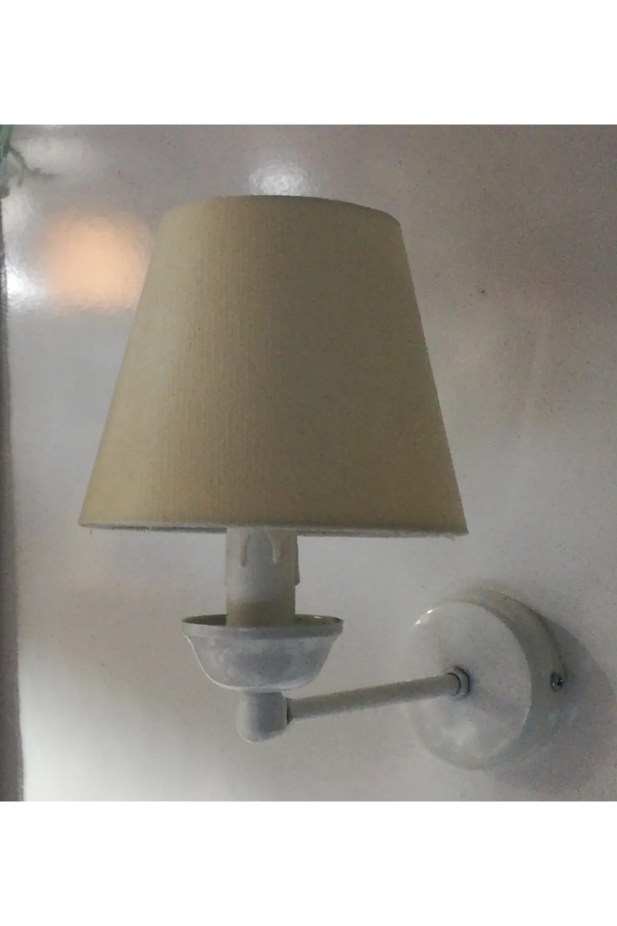 Tekay Aydınlatma Beyaz Metal Gövdeli, Krem Pvc Başlıklı Duvar Aplik görsel 3