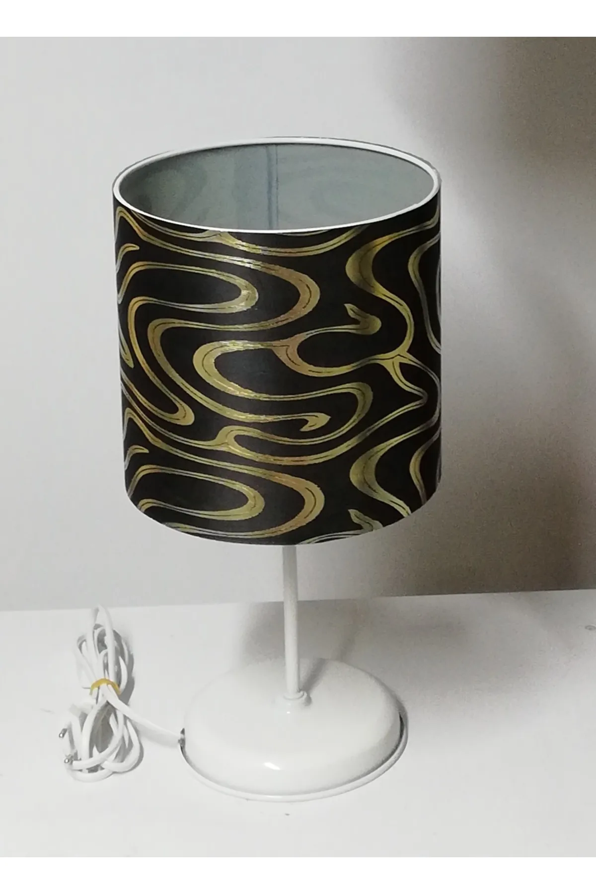 Tekay Aydınlatma Gold zebra abajur beyaz metal ayaklı yatak odası abajuru görsel 2