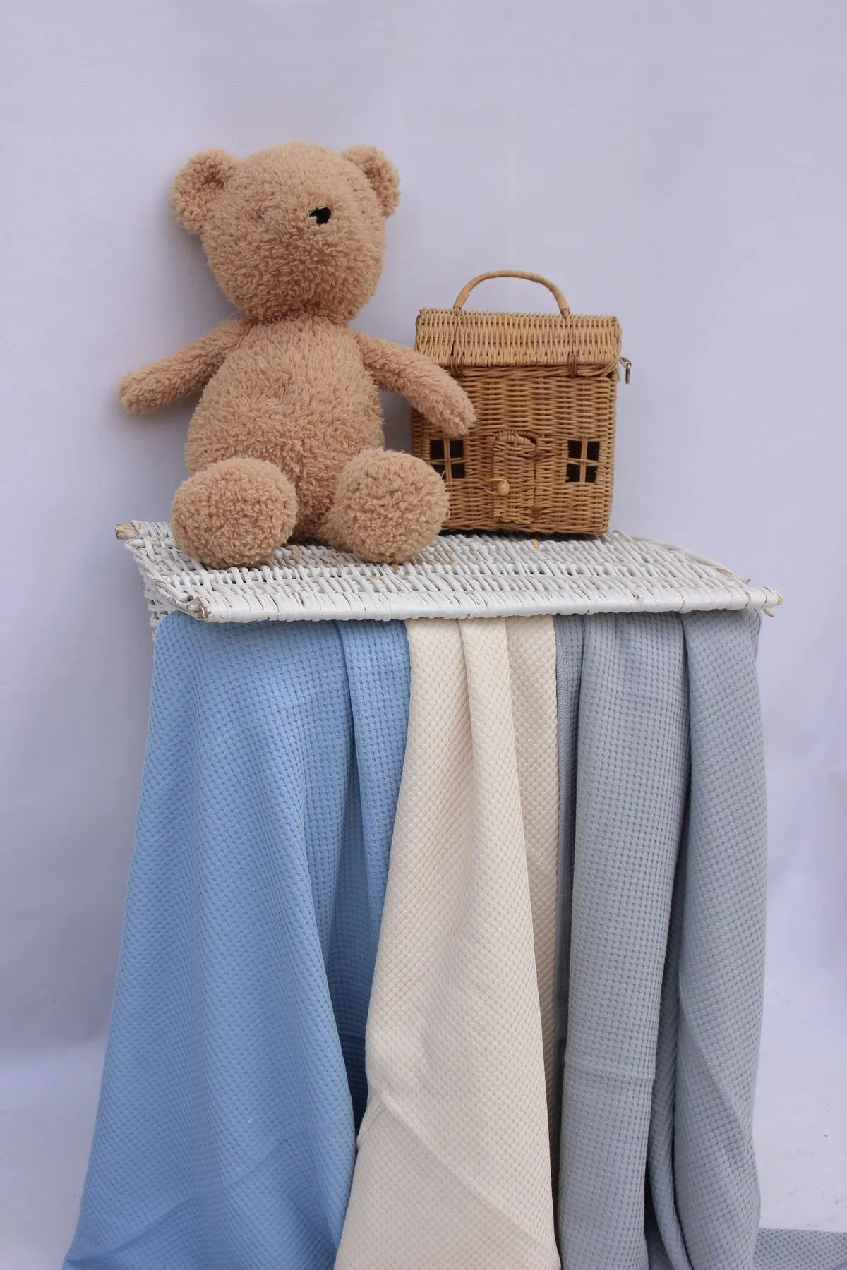 Huggy Mommy Gri Bebek Battaniyesi 80x90 Cm %100 Pamuk Waffle Kumaş Nefes Alan Antialerjik Yenidoğan Battaniye görsel 3