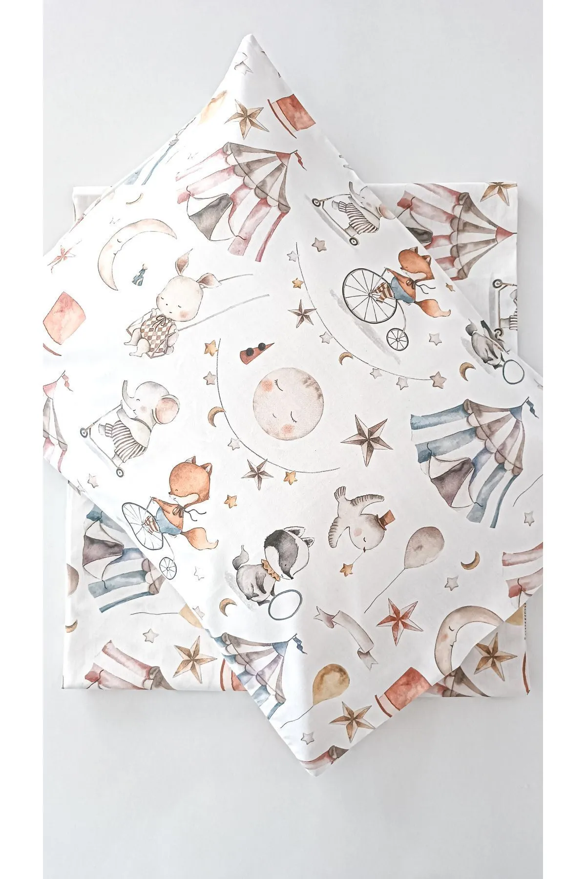 O&G Collection Sirk Desenli %100 Pamuklu (90X190 CM) Lastikli Çarşaf Ve Yastık Kılıfı Seti 2'li Set Bebek / Çocuk