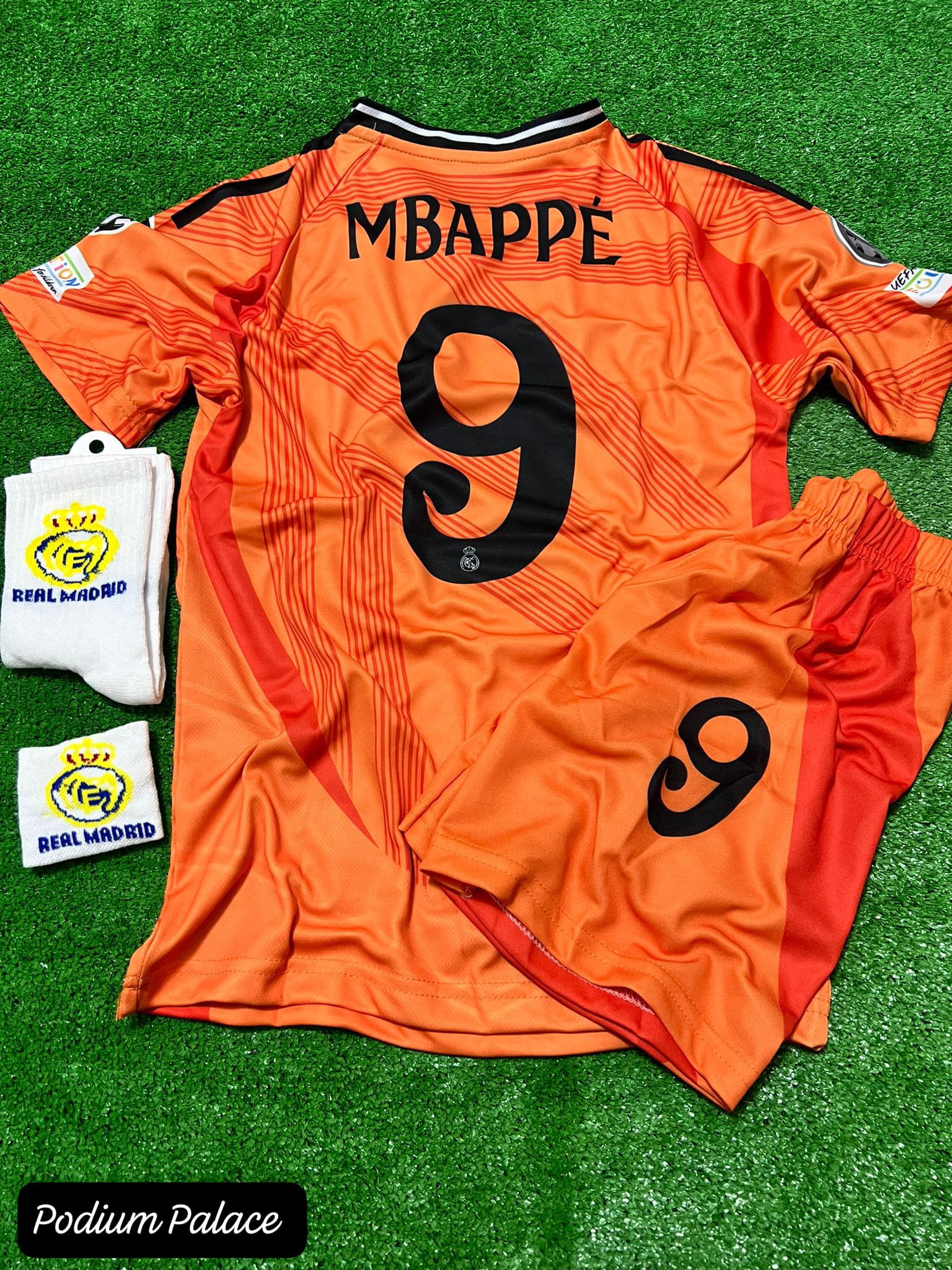R.Madridd 2024/25 Yeni Sezon Kylian Mbappe İç Saha Çocuk Forması 4 Lü Set (turuncu)