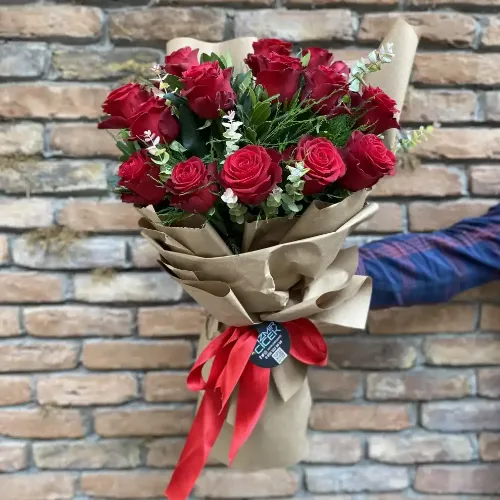 Derin Flowers 15 Kırmızı Gül Buketi