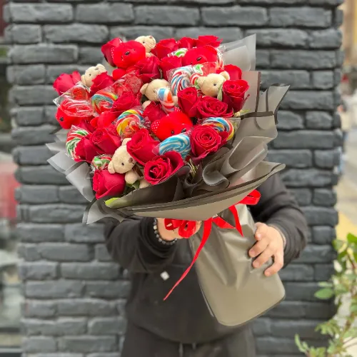 Derin Flowers 21 Kırmızı Güllü Peluş Buket