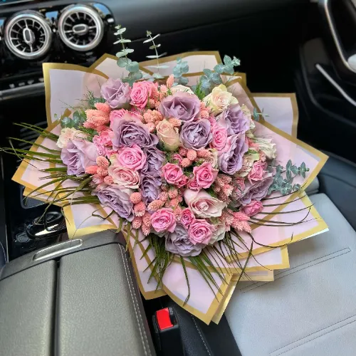 Derin Flowers 30 İthal Gül Buket Çiçek