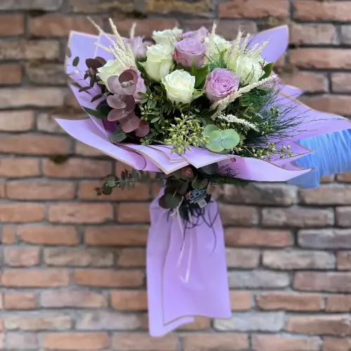 Derin Flowers 16'lı İthal Gül Buketi
