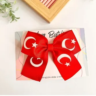 SavBrand 23 Nisan Özel Bayrak Desenli El Yapımı Fiyonk Pens Toka