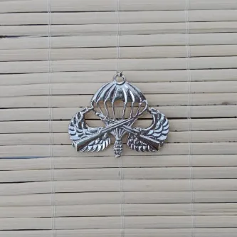 İzmir Askeri Malzeme Havacı Metal Brövesi Statik Paraşüt Rozeti