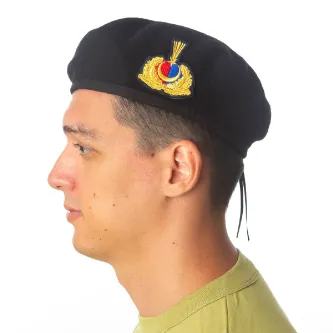jandarma siyah renkli urbam seta kokartli kasmir yan kase harici subay bere