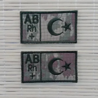 İzmir Askeri Malzeme 2 Adet Kara Kuvvetleri Eski Kamuflaj Renkli Nakış işlemeli AB Rh + Kan Gruplu Arma Peç Patch