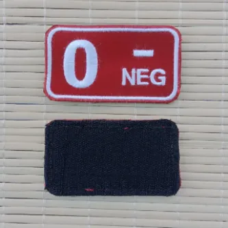 İzmir Askeri Malzeme Kırmızı Kadife Zemin Beyaz Nakış işlemeli 0-NEG Kan-Gruplu Arma Patch Peç