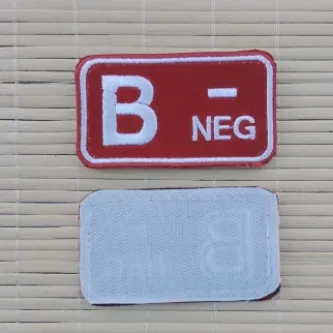 İzmir Askeri Malzeme Kırmızı Kadife Zemin Beyaz Nakış işlemeli B-NEG Kan-Gruplu Arma Patch Peç