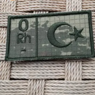 İzmir Askeri Malzeme 0 Grubu Rh ( - ) Kan Gruplu Kamuflaj Renk Nakis Islemeli Ayyildiz Arma Pec