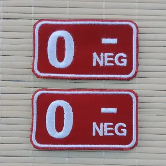 İzmir Askeri Malzeme 2 Adet Kırmızı Kadife Zemin Beyaz Nakış işlemeli 0-NEG Kan-Gruplu Arma Peç Patch