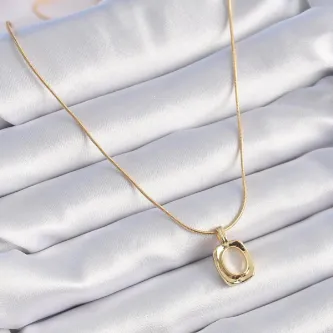 BUTİK AYVİTRİN 316L Çelik Gold Renk Kare Beyaz Sedefli Figür Vintage Kadın Kolye