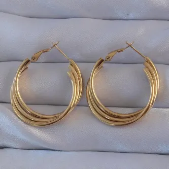 BUTİK AYVİTRİN 316L Çelik Gold Renk Kıvrımlı Oval Küpe